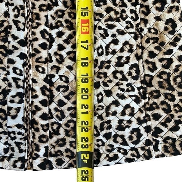 Chico’s Leopard Print Jacket Quilted Fall Jacket Lightweight Zip Up Sz 0 /Small - Picture 16 of 16